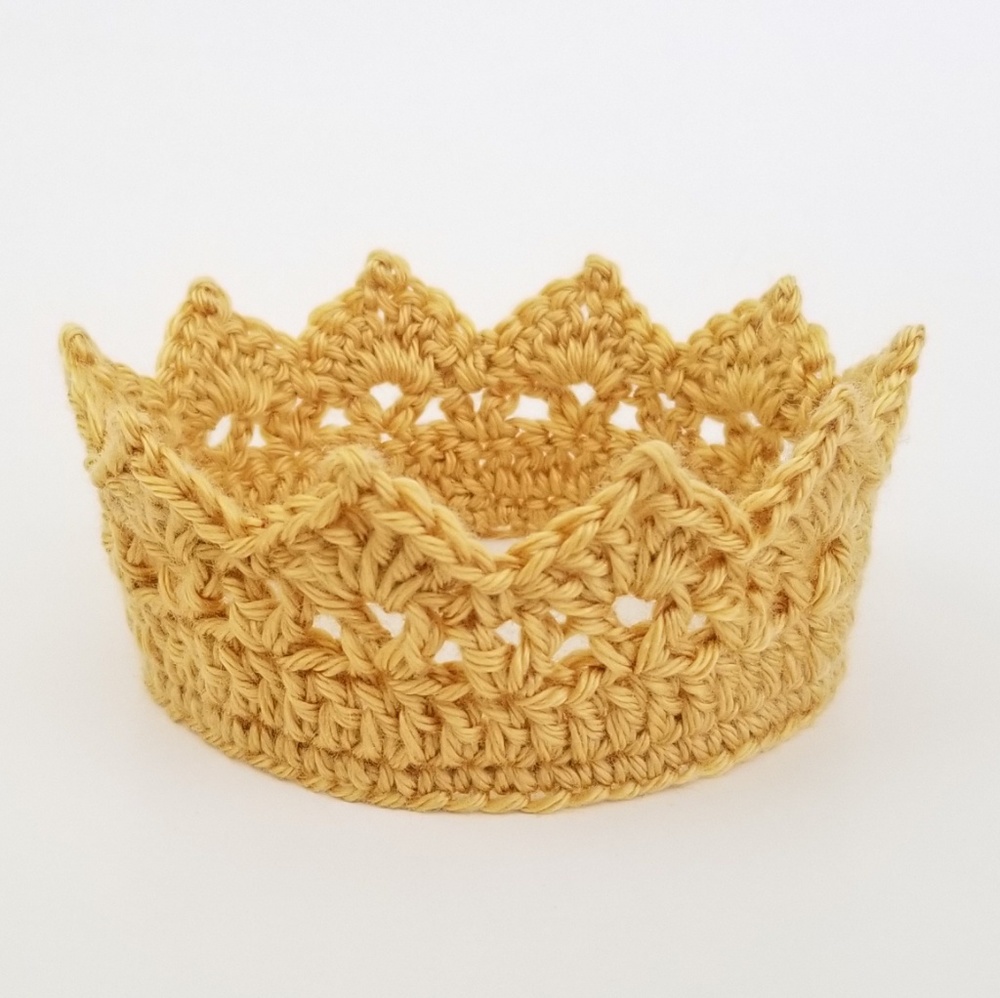 Gold baby crown Newborn - 12 Months. HOST PICK!!!
